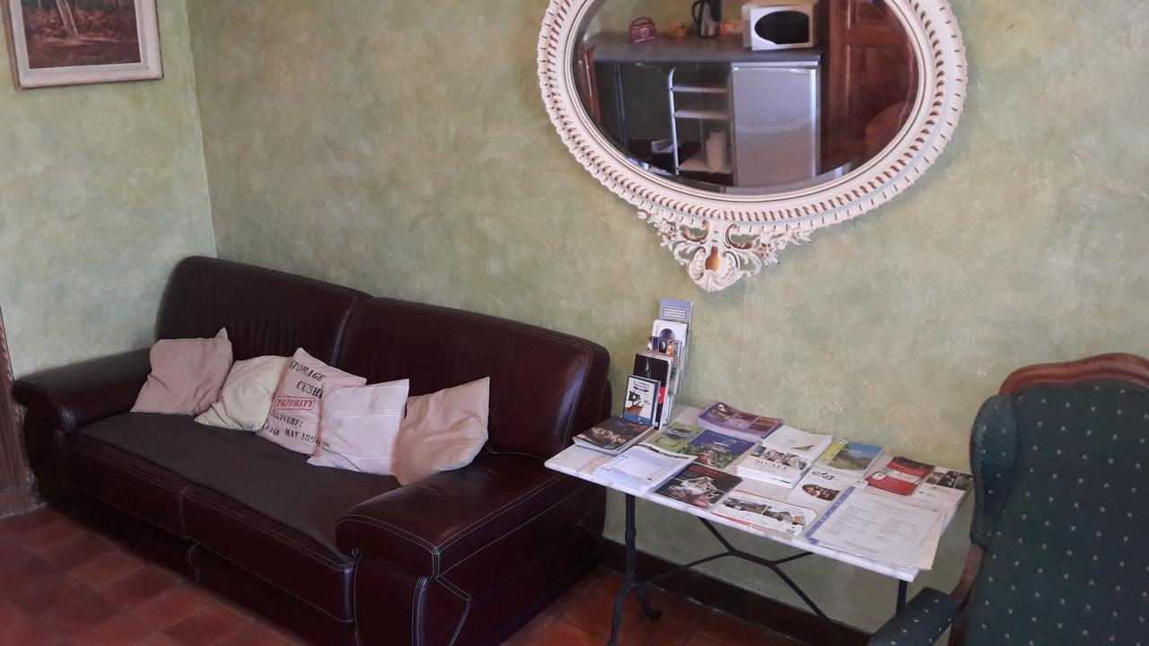 Bed and Breakfast Golf de TEYNAC Beychac-et-Caillau Exterior foto