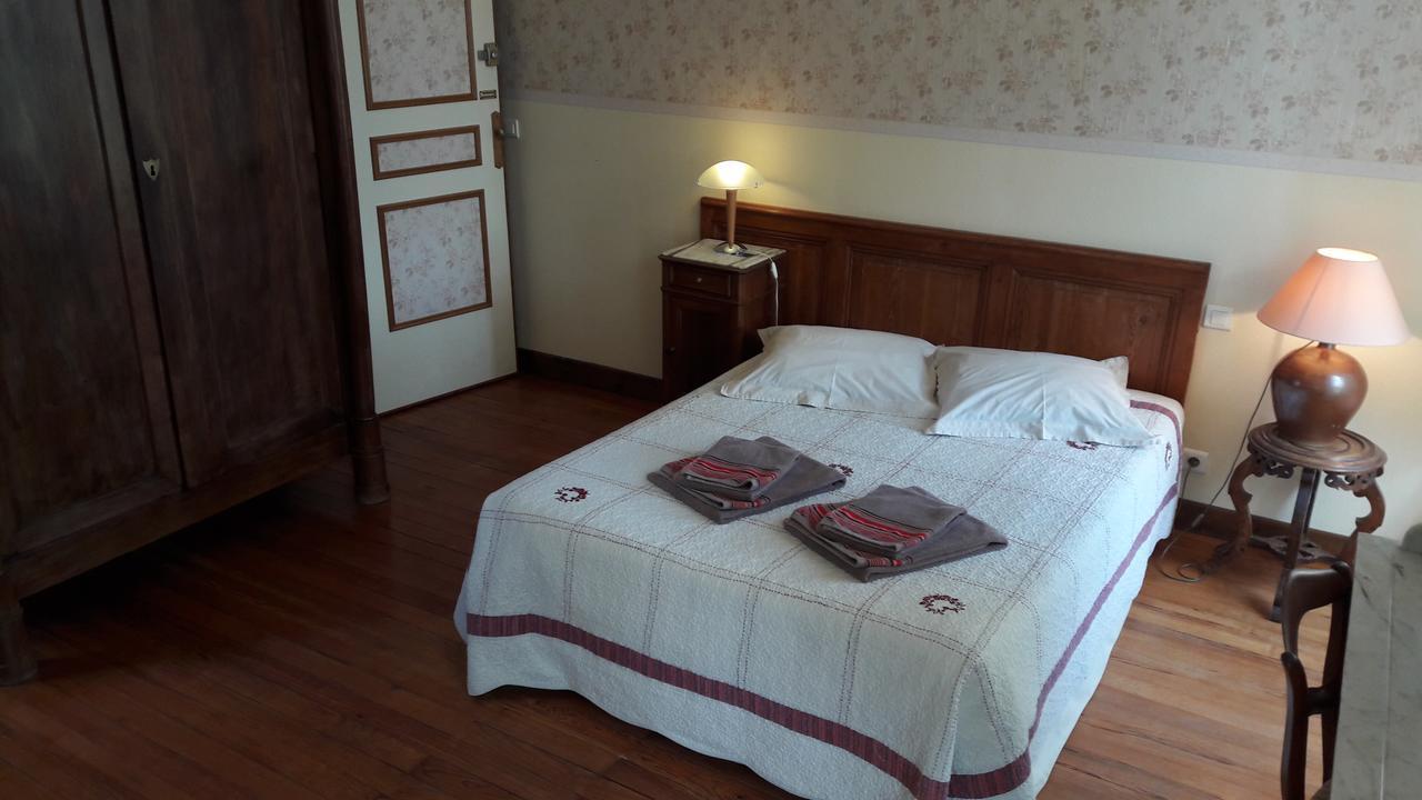 Bed and Breakfast Golf de TEYNAC Beychac-et-Caillau Exterior foto