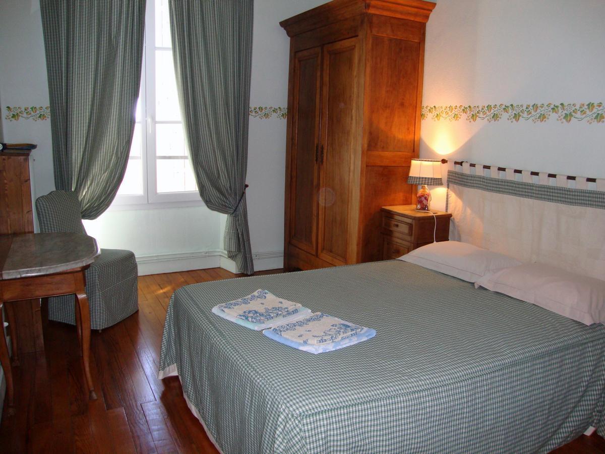 Bed and Breakfast Golf de TEYNAC Beychac-et-Caillau Exterior foto