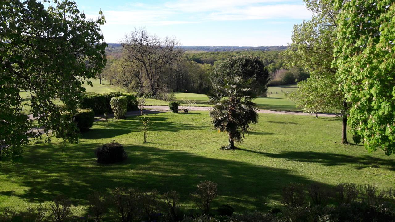 Bed and Breakfast Golf de TEYNAC Beychac-et-Caillau Exterior foto