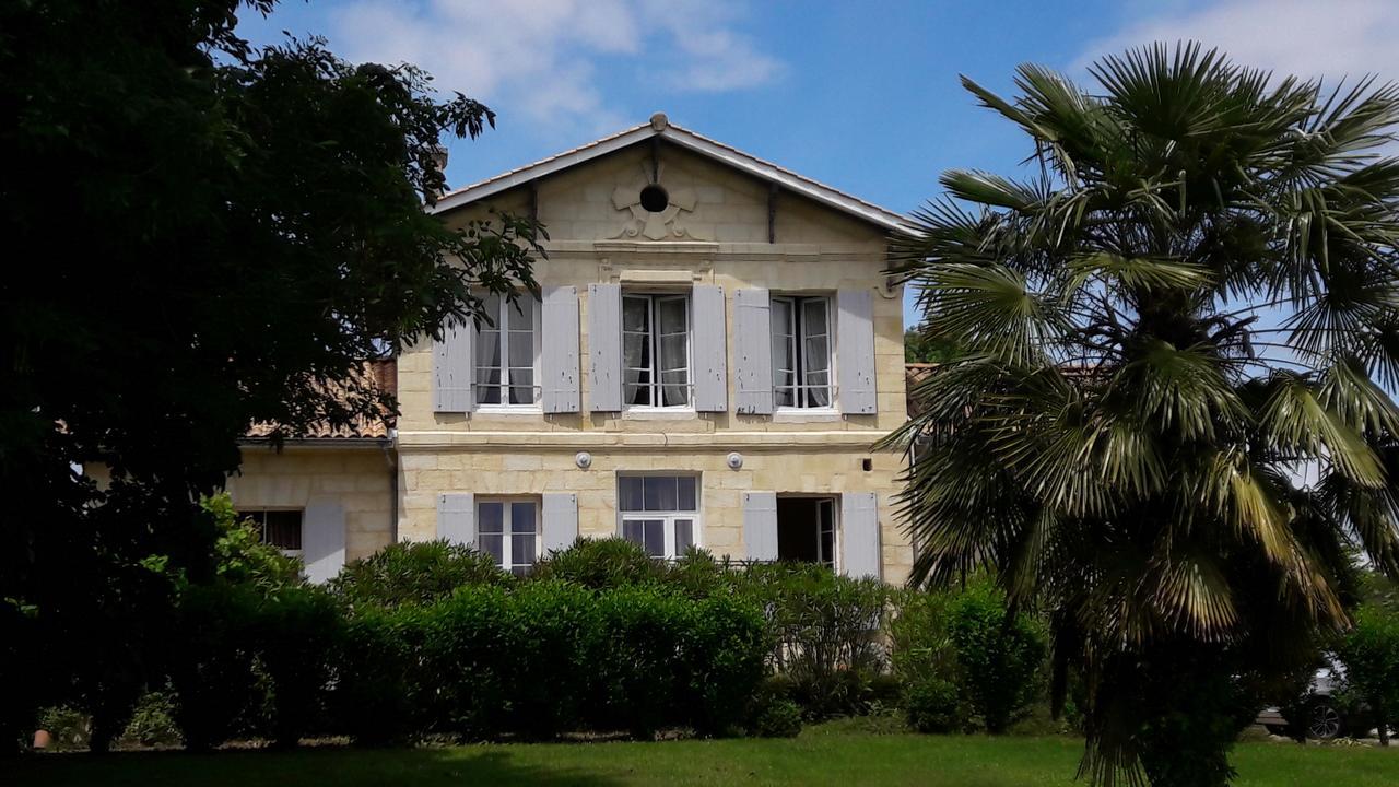 Bed and Breakfast Golf de TEYNAC Beychac-et-Caillau Exterior foto